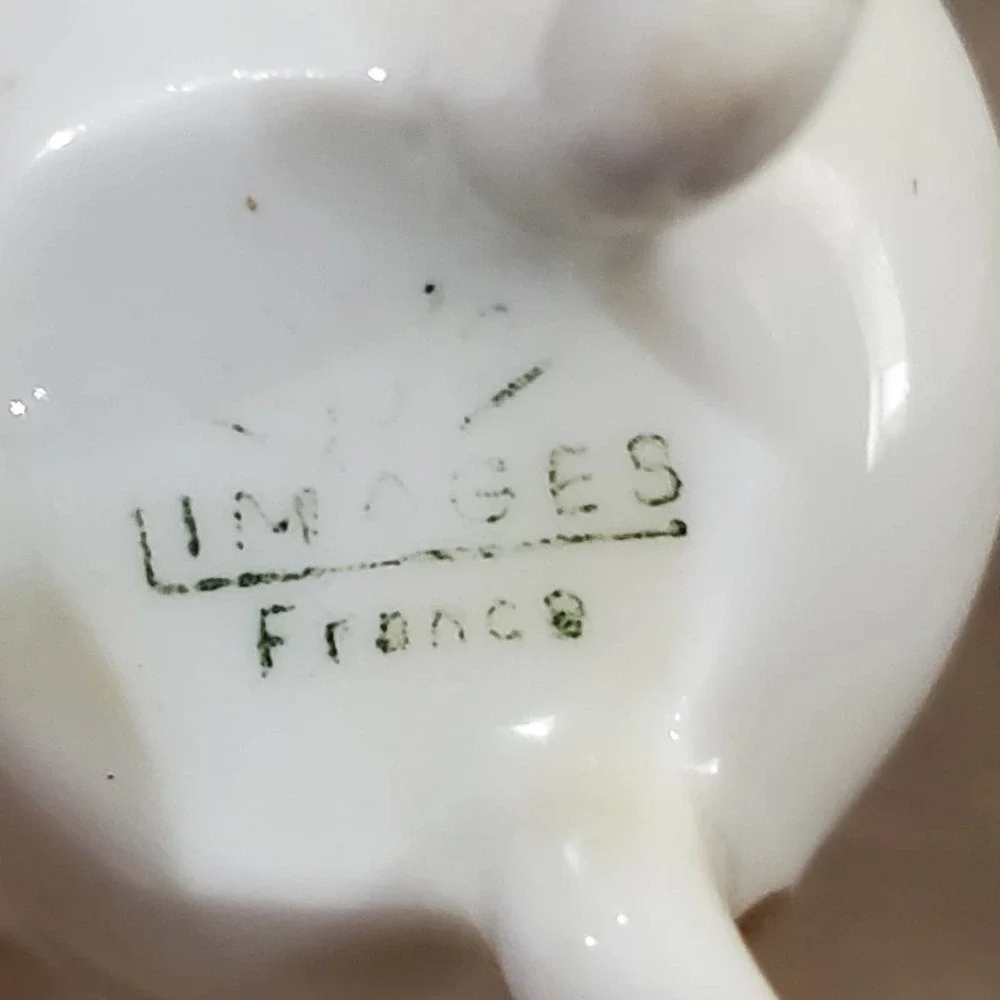 Signed Vintage Limoges France Courting Couple Porcelain 3 Legs Trinket Box